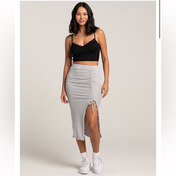 FULL TILT Ruched Side Slit Midi Skirt midi  (BLACK) - Picture 1 of 8